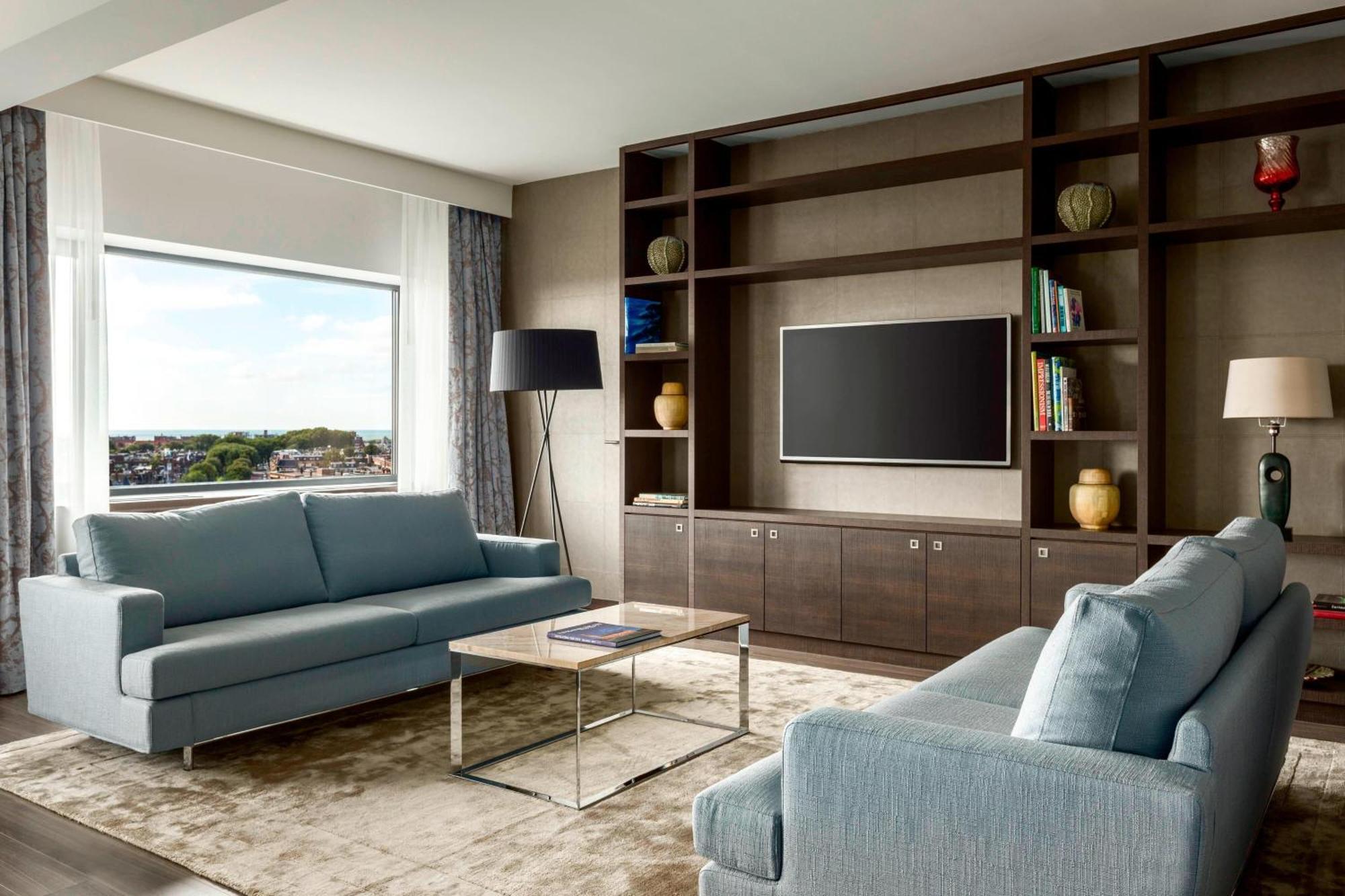 Executive Presidential Suite Lounge Access