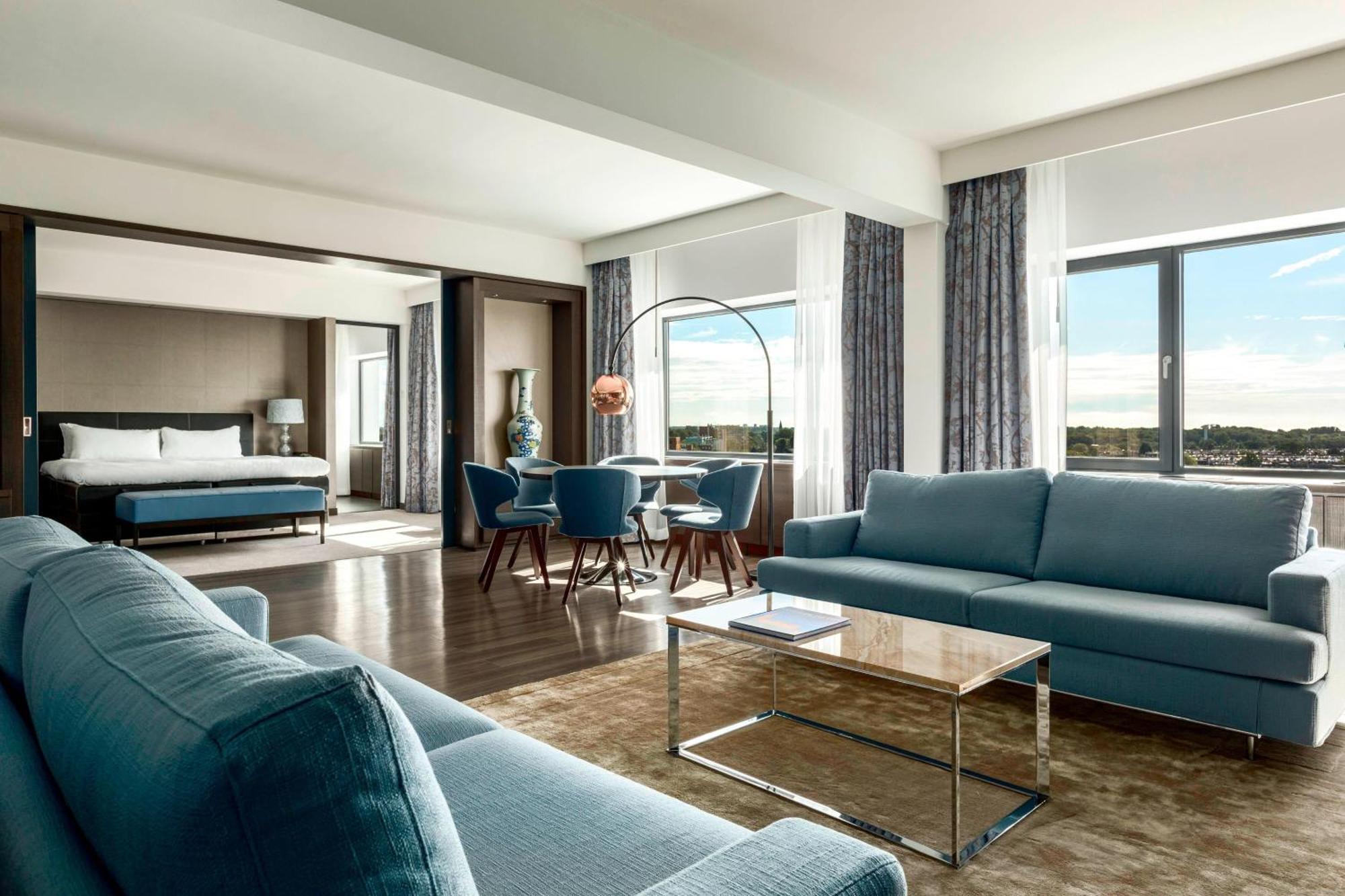 Executive Presidential Suite Lounge Access