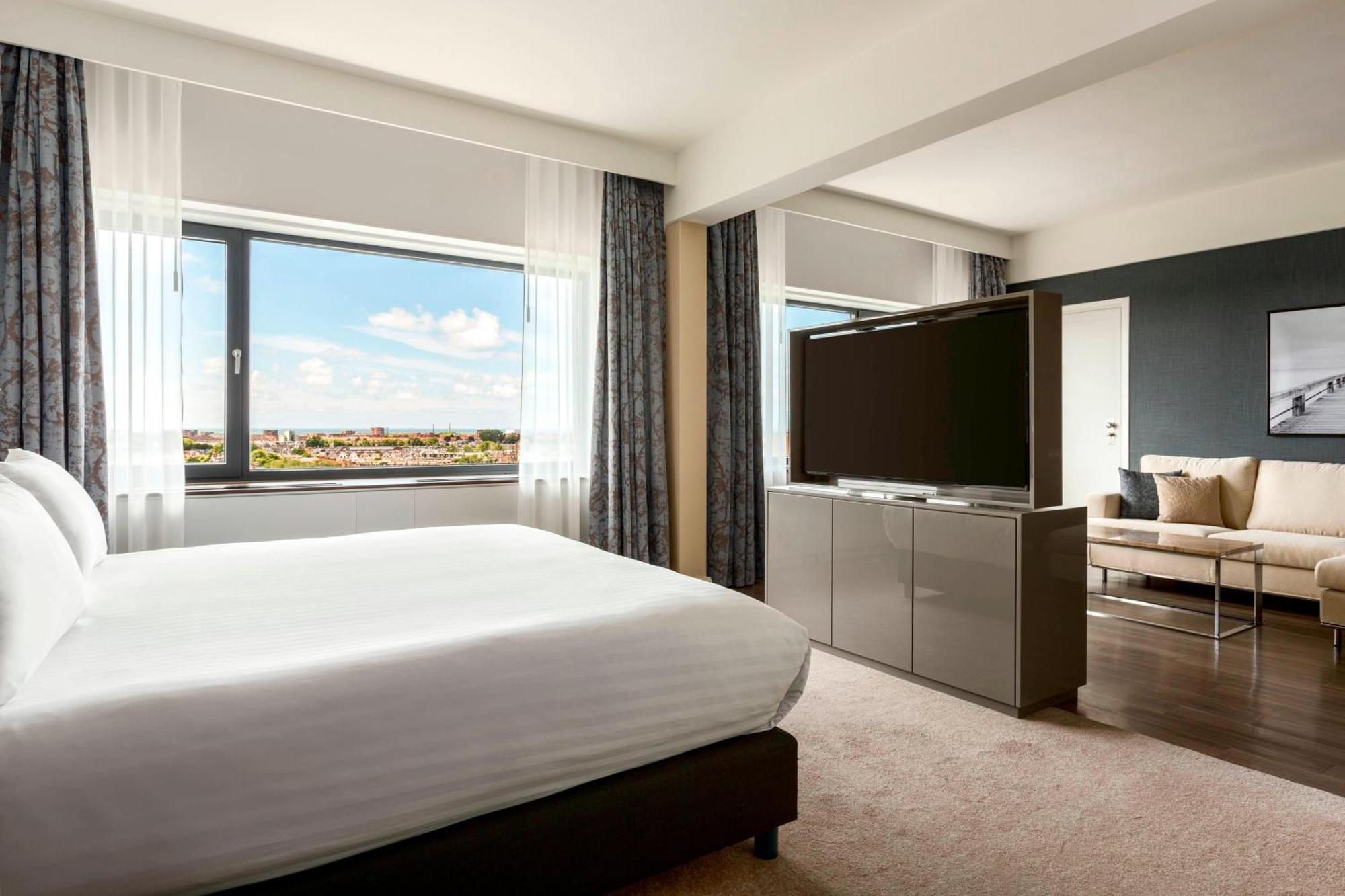 Executive Junior Suite,371189611:JPEG